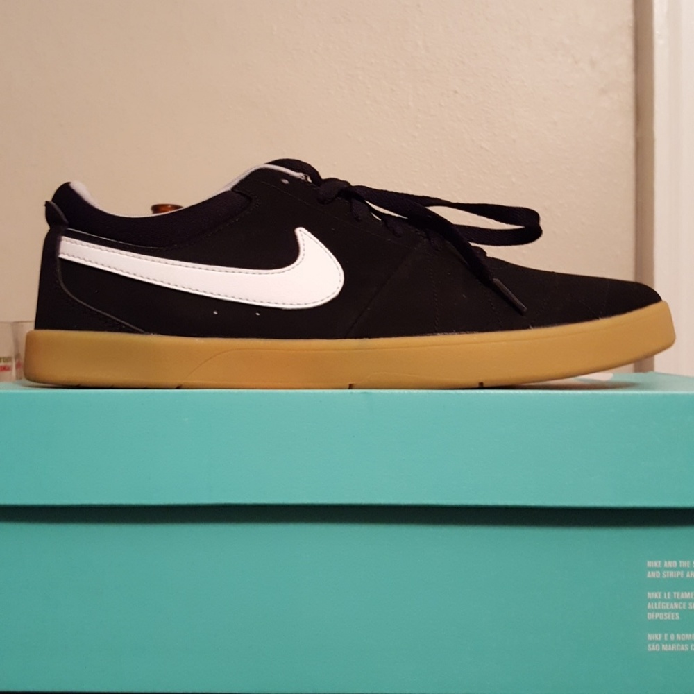 New Men's Size 10 Nike SB Rabona Skate Shoes